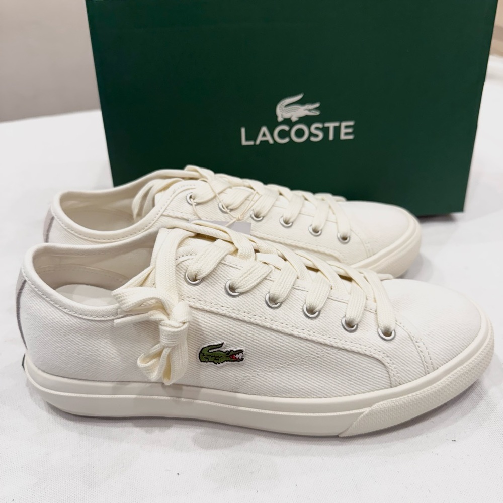 LACOSTE WOMEN'S BACKCOURT 124 CFA SNEAKERS COLOR OFF WHITE